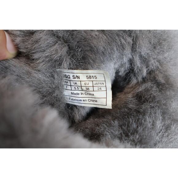 UGG Classic Short Boots Womens Size 7 Sheepskin Suede Winter 5815 Warm Cozy Shoe - Picture 6 of 10